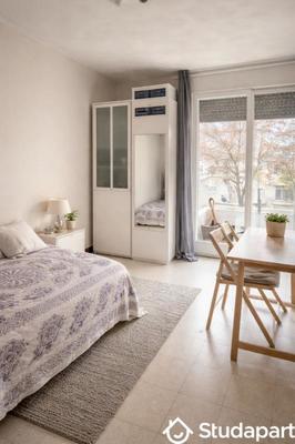 Chambre - 12 m² - 1 pièce