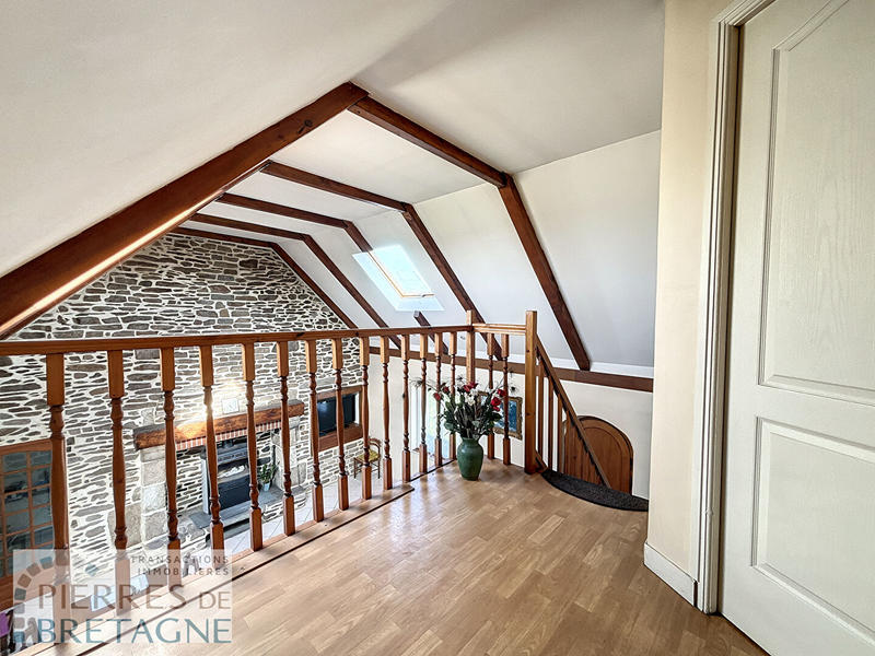 Maison - 220 m² - 7 pièces