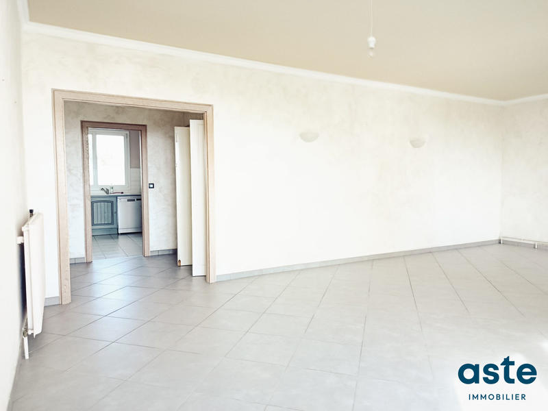 Appartement - 104 m² - 5 pièces