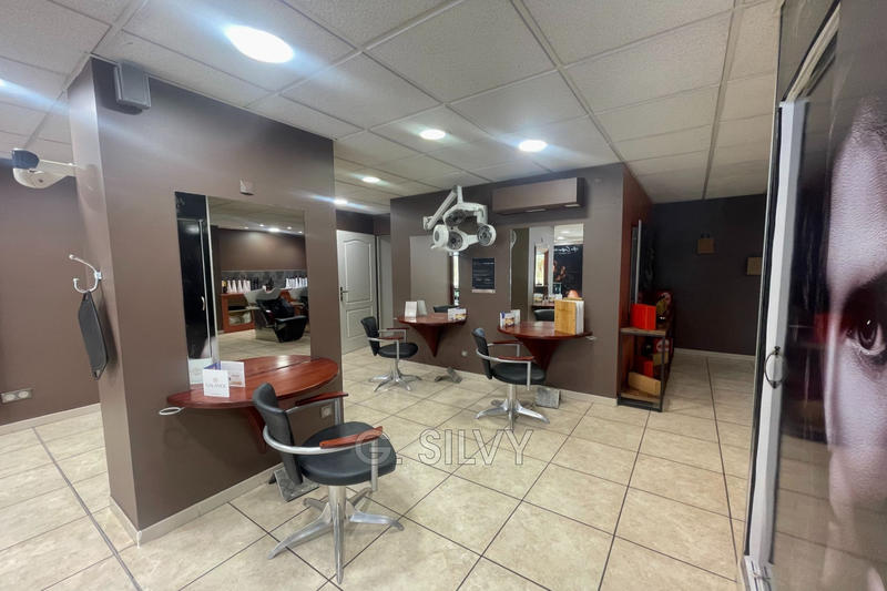 Local commercial - 114 m²