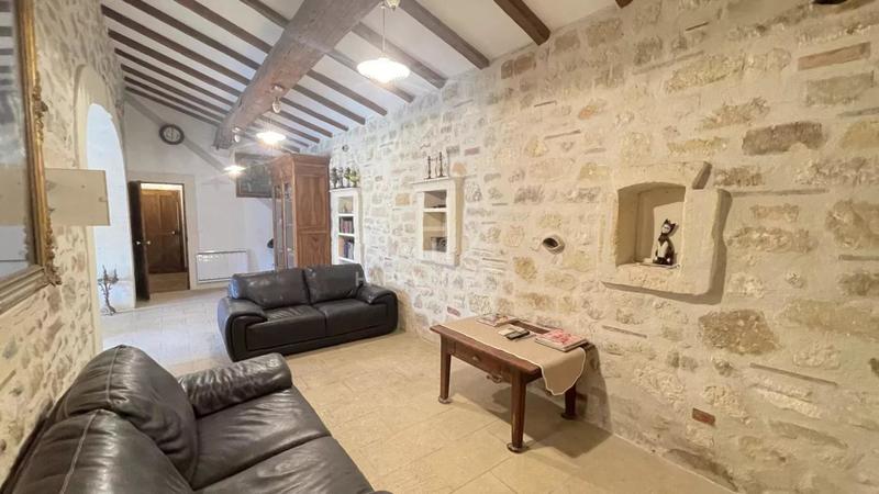 Mas - 195 m² - 9 pièces