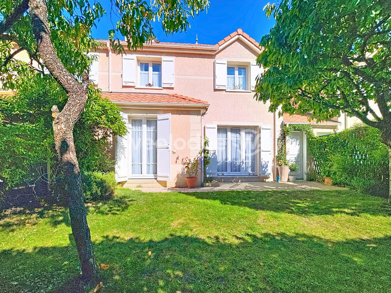 Maison - 96 m² - 6 pièces