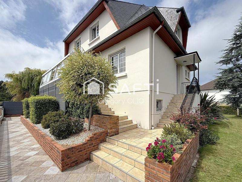 Maison - 159 m² - 7 pièces