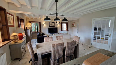 Maison - 214 m² - 8 pièces