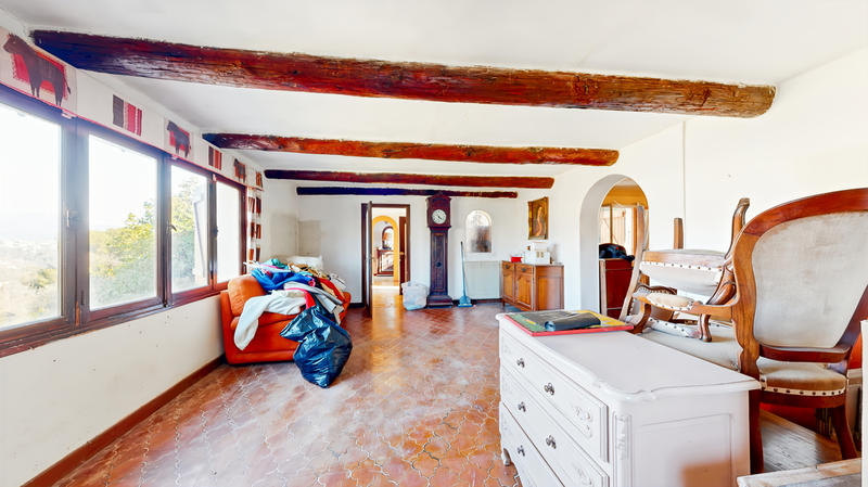 Maison - 225 m² - 9 pièces