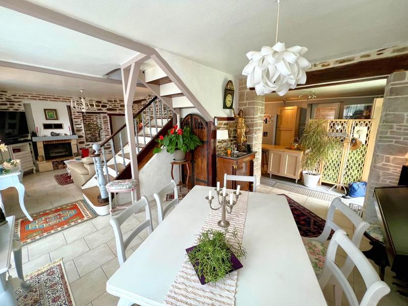 Maison - 168 m² - 8 pièces