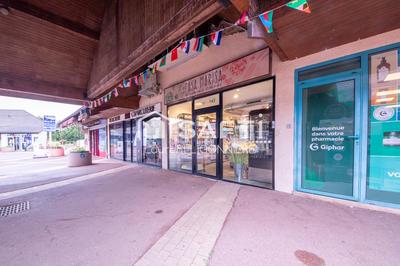 Local commercial - 75 m² - 4 pièces