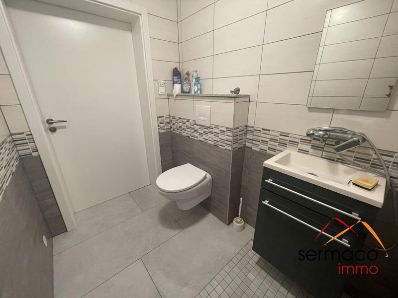 Local commercial - 94 m² - 4 pièces