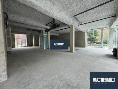 Local commercial - 382 m²