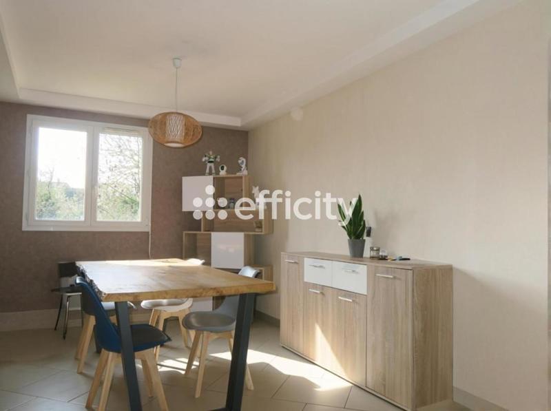 Maison - 80 m² - 5 pièces