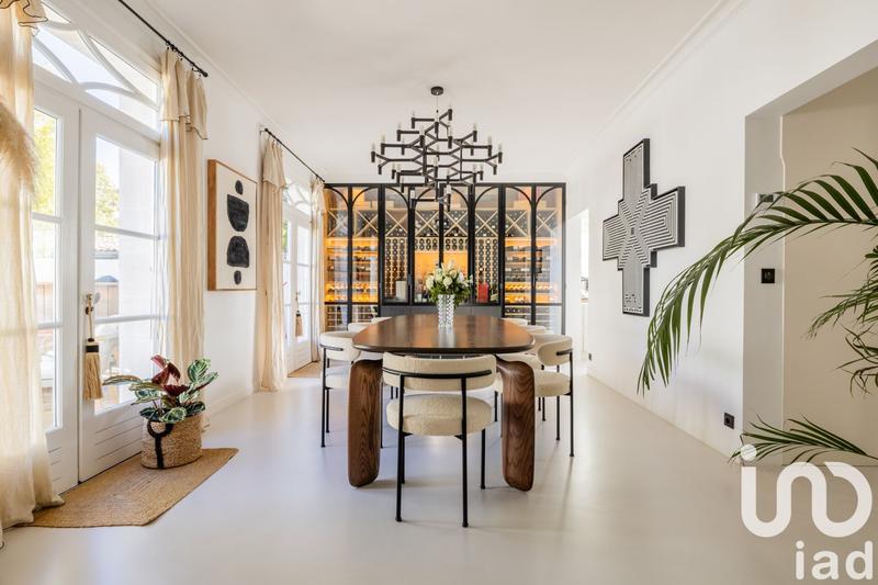 Maison - 300 m² - 7 pièces