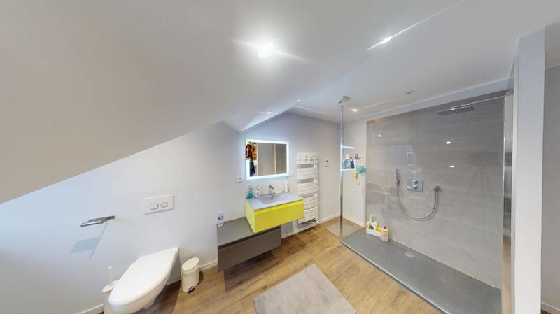 Appartement - 90 m² - 4 pièces