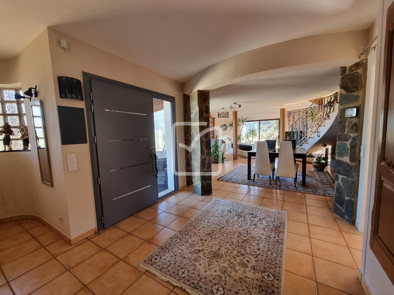 Propriété - 130 m² - 4 pièces