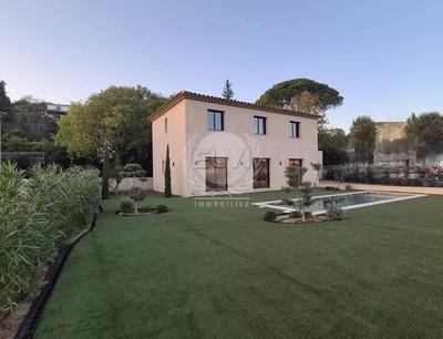 Maison - 146 m² - 5 pièces