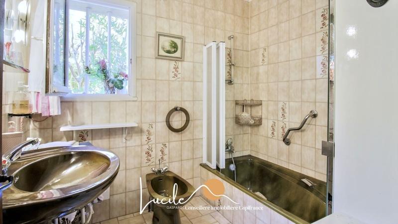 Maison - 235 m² - 9 pièces