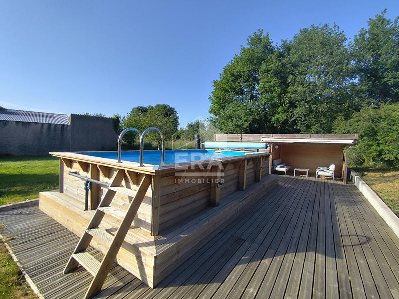 Maison - 221 m² - 8 pièces