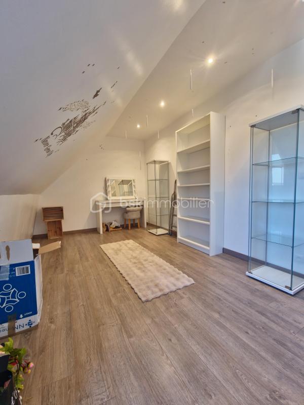 Maison traditionnelle - 164 m² - 6 pièces