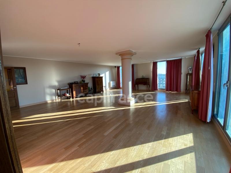 Appartement - 132 m² - 5 pièces