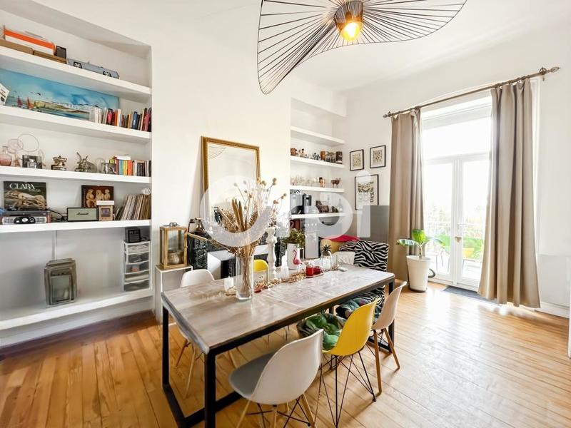 Appartement - 104 m² - 2 pièces