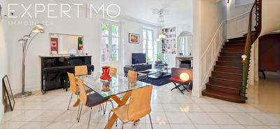 Maison - 200 m² - 8 pièces