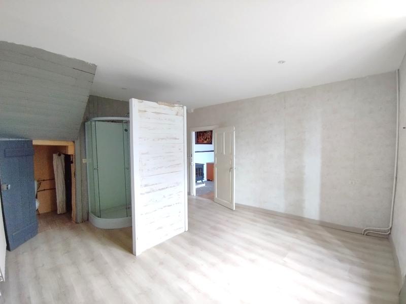 Corps de ferme - 240 m² - 8 pièces