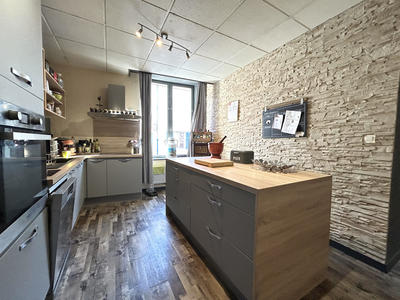 Maison - 253 m² - 6 pièces