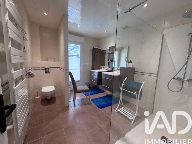 Maison - 219 m² - 6 pièces