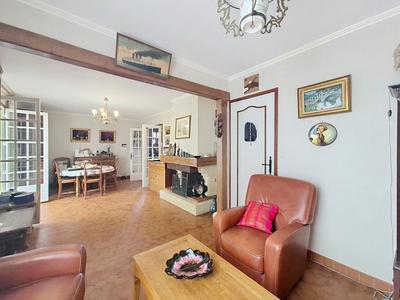 Maison - 95 m² - 4 pièces