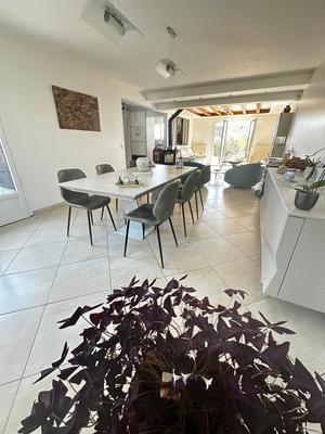 Maison traditionnelle - 120 m² - 6 pièces