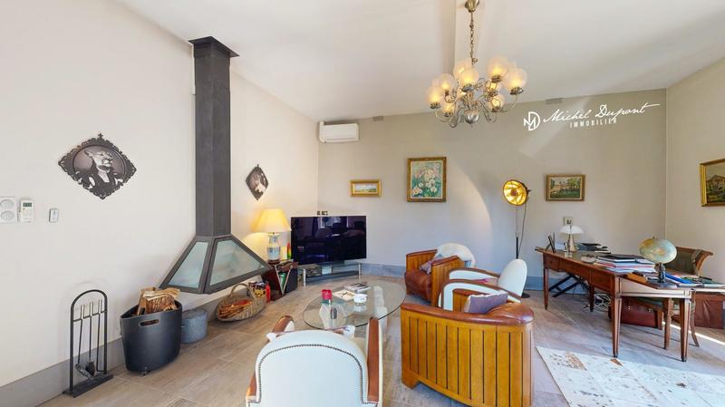 Maison - 230 m² - 9 pièces