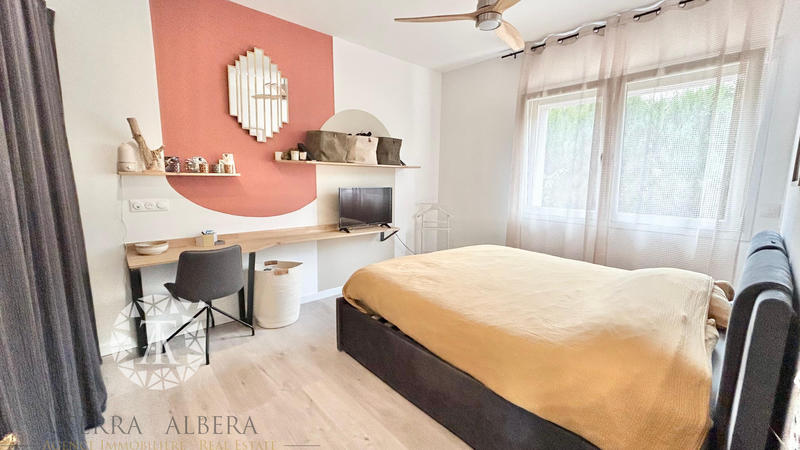 Villa - 259 m² - 7 pièces