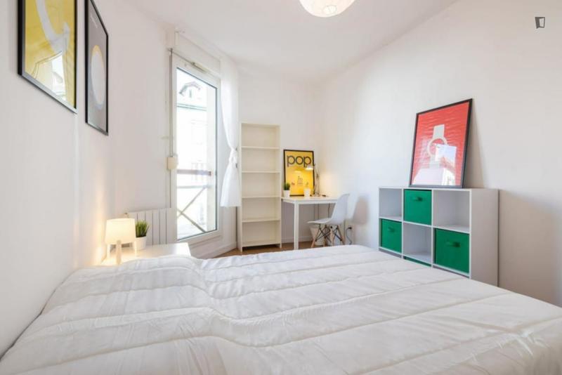 Chambre - 12 m² - 5 pièces