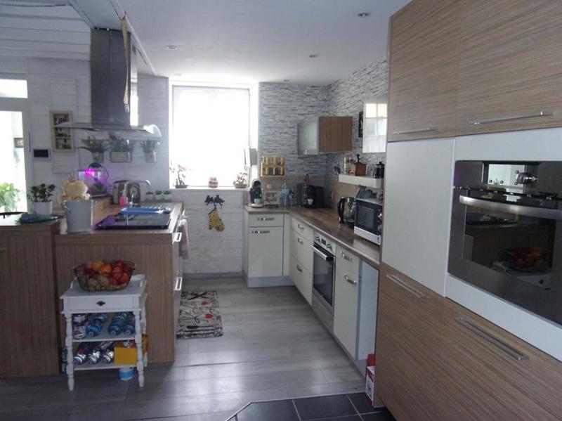 Maison - 230 m² - 12 pièces