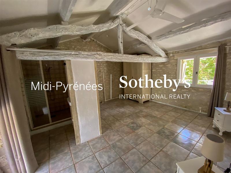 Maison - 387 m² - 11 pièces