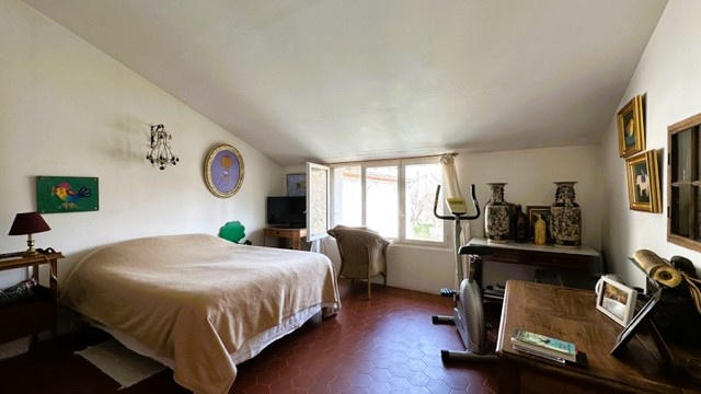 Maison - 320 m² - 12 pièces