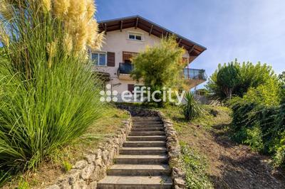 Maison - 182 m² - 7 pièces