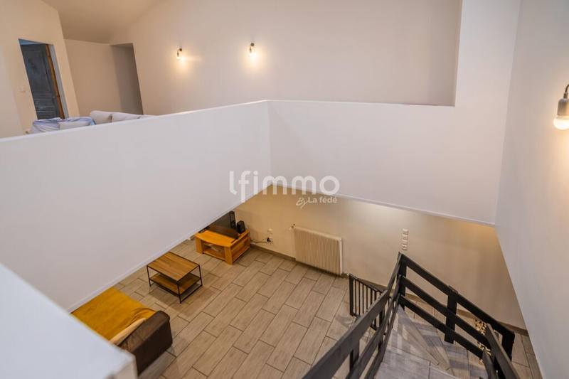 Maison - 220 m² - 6 pièces