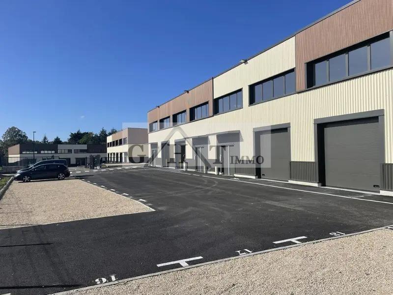 Entrepôt - 300 m²
