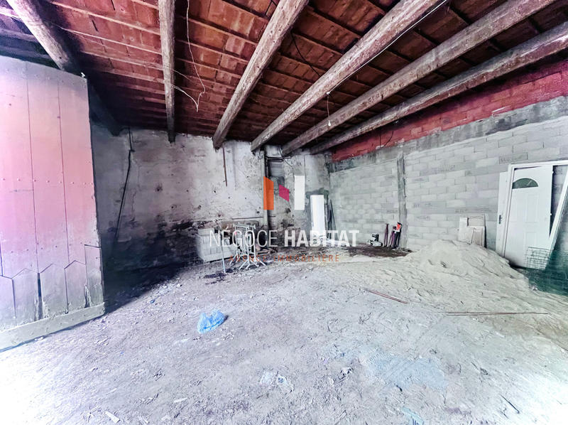 Maison - 200 m² - 2 pièces