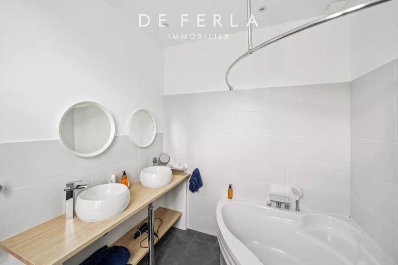 Appartement - 683 m² - 19 pièces