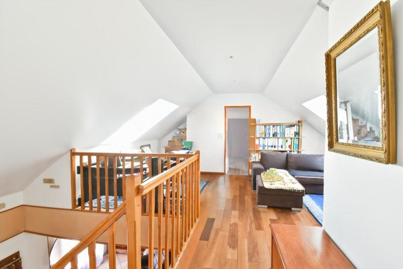 Maison - 180 m² - 8 pièces