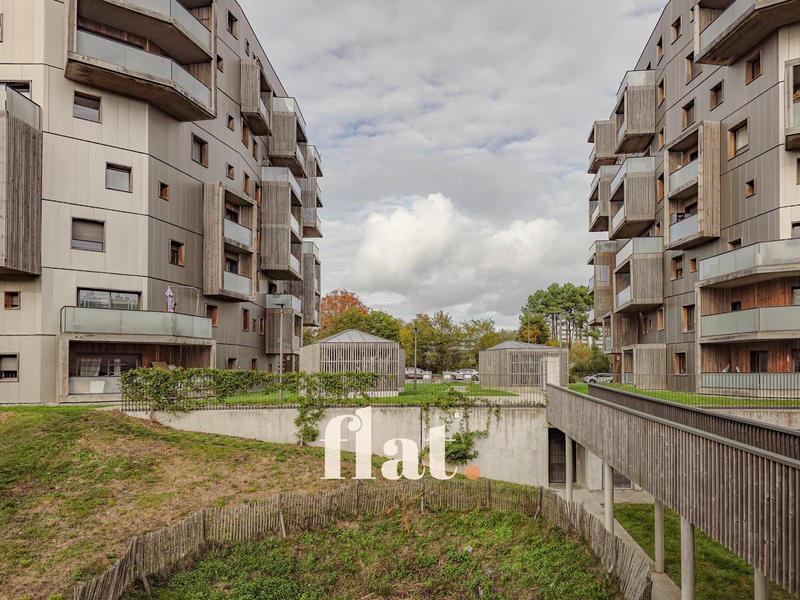 Appartement - 86 m² - 4 pièces