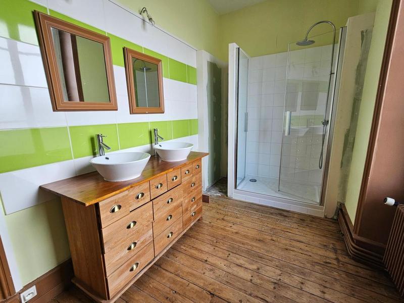 Maison - 200 m² - 9 pièces