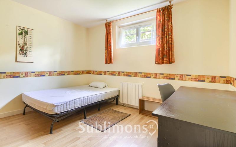 Maison - 205 m² - 8 pièces