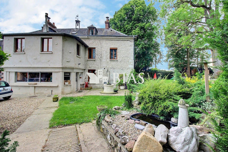 Maison ancienne - 226 m² - 8 pièces