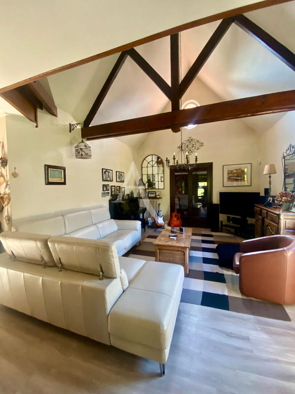 Maison - 185 m² - 7 pièces