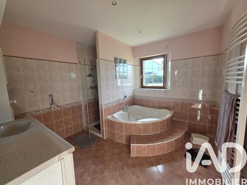 Maison - 208 m² - 6 pièces