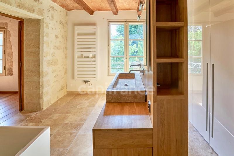 Maison - 290 m² - 8 pièces