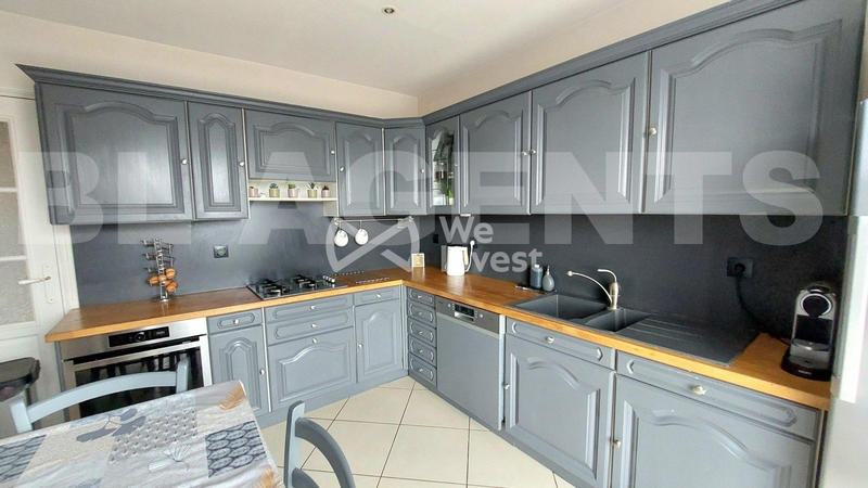 Maison - 177 m² - 9 pièces