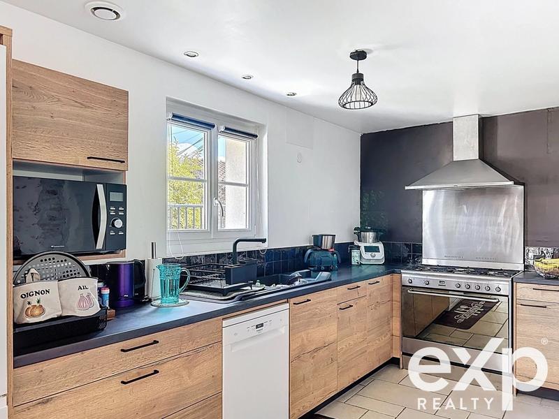 Maison - 209 m² - 9 pièces